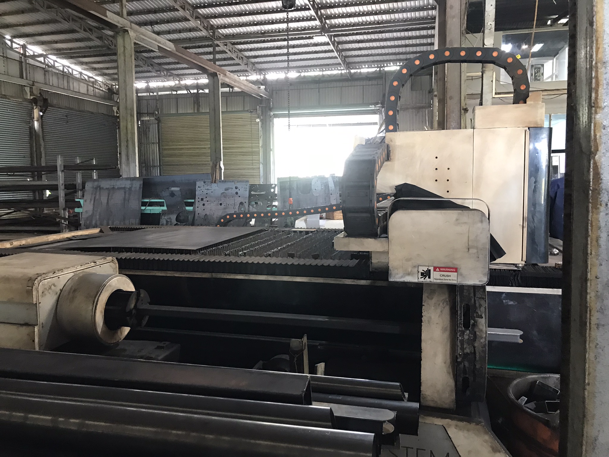 Laser cutting machine
